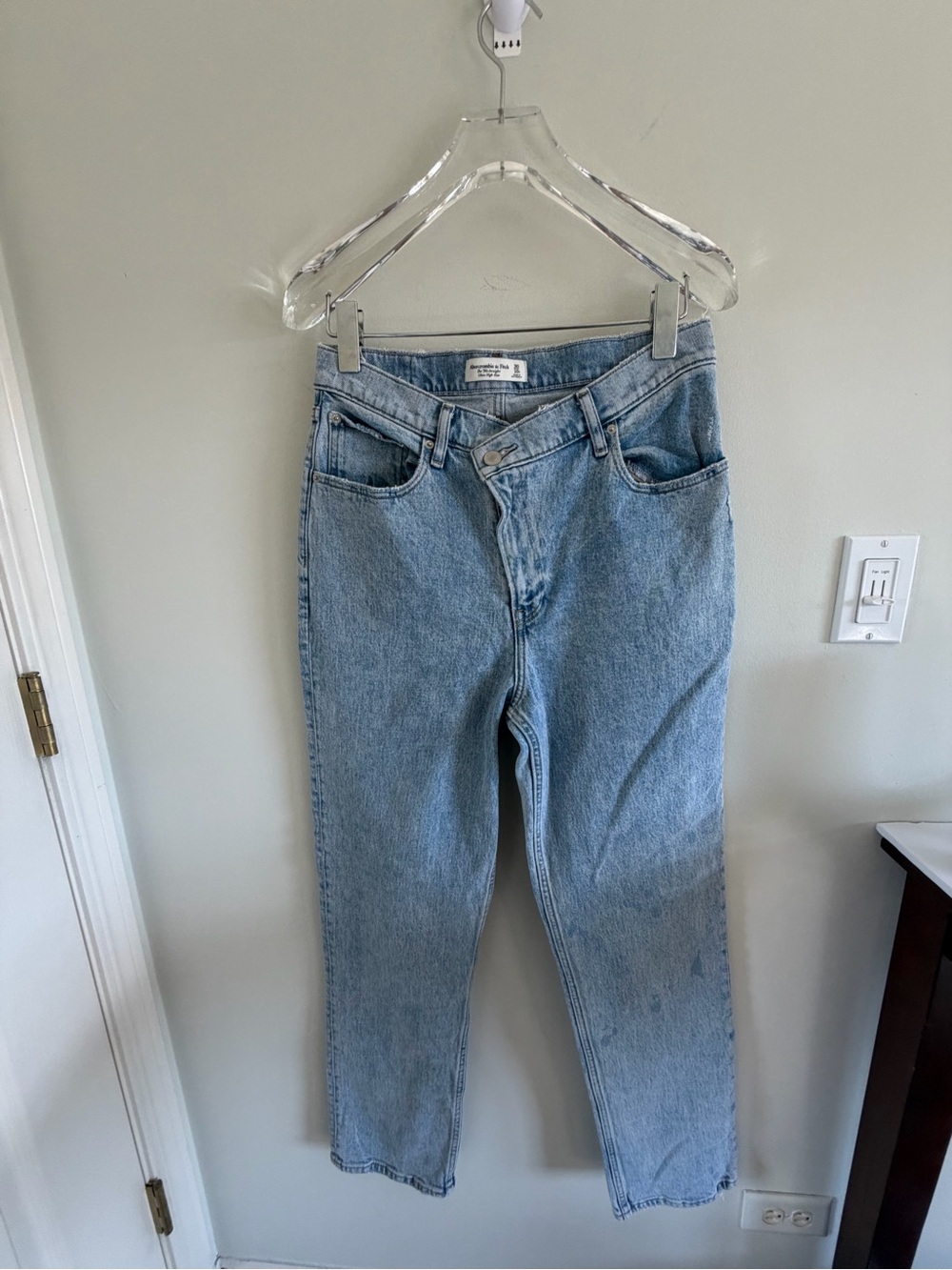 Abercrombie & Fitch Light Blue 90’s Straight-Leg Women’s Jeans size 10R